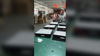 Vea por qué elegir reflectores LED versátiles para exteriores Luz de caja de zapatos IP66 para deportes y granjas