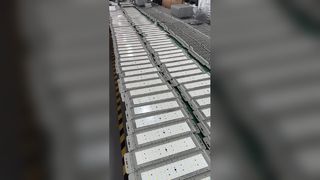 Ver demostración de reflectores LED SMD 2835 Iluminación robusta para estadios túneles