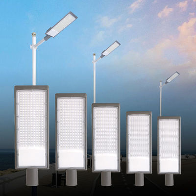 Luz de calle LED impermeable IP66 con eficiencia de 120lm/W y amplio voltaje AC85-265V para carreteras