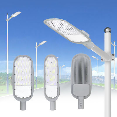 Luz de calle LED de alta eficiencia con carcasa de aluminio de fundición a presión impermeable IP66 y eficiencia de 120lm / w para el rango de voltaje AC85-265V