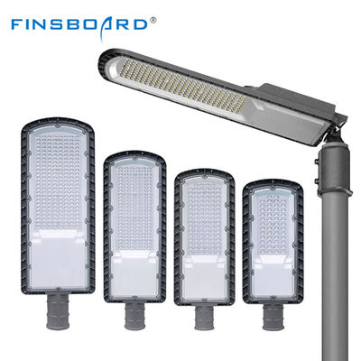 AC85-265V 3000K-6500K Luz de calle LED de alto brillo con eficiencia de 120lm / W y carcasa de aluminio de fundición