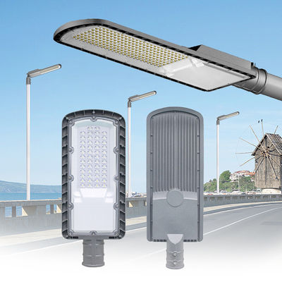 AC85-265V 3000K-6500K Luz de calle LED de alto brillo con eficiencia de 120lm / W y carcasa de aluminio de fundición