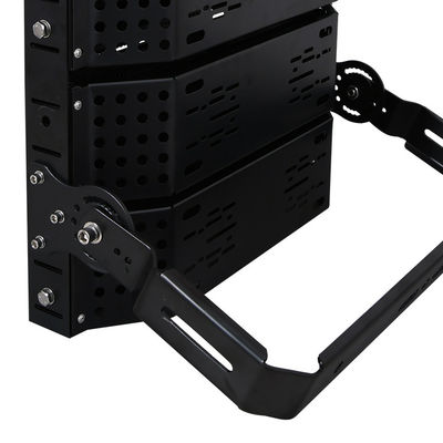 Foco LED impermeable IP66 con 50000 horas de vida útil y ángulo ajustable de 216° para estadios y aplicaciones de mástil alto