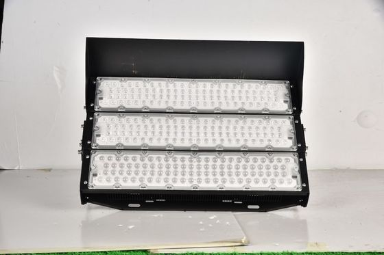 Luz de estadio LED con montaje en soporte de 750W con clasificación de impermeabilidad IP67 y 50000 horas de vida útil para campos de béisbol y estadios