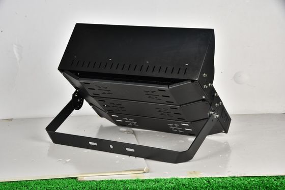 Luz de estadio LED con montaje en soporte de 750W con clasificación de impermeabilidad IP67 y 50000 horas de vida útil para campos de béisbol y estadios