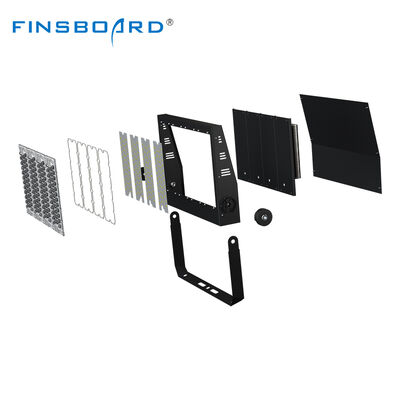 Ilumine su recinto con reflectores LED IP66 para uso deportivo y agrícola