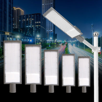 Luz de calle LED impermeable IP66 con eficiencia de 120lm/W y amplio voltaje AC85-265V para carreteras