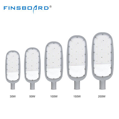 Luminaria vial LED de alta eficiencia de 120lm/W con IP66 a prueba de agua y amplio voltaje AC85-265V para iluminación de carreteras exteriores